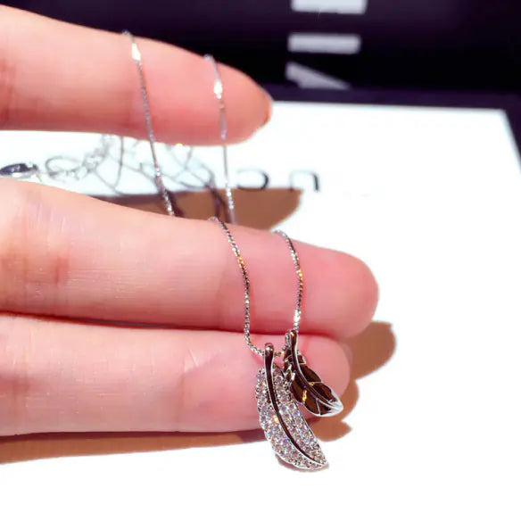 Fashionable Korean Style Leaf Pendant Choker Necklace